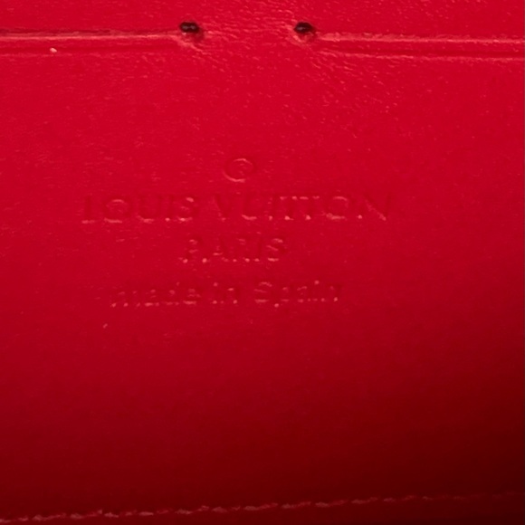 LV NEW Limites Edition Rose Indian Wallet Vernis - Picture 4 of 9